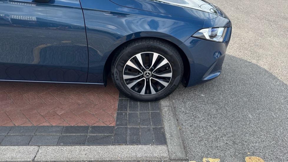 Mercedes-Benz A-Class A180 SE 5dr Petrol Hatchback - Image 36
