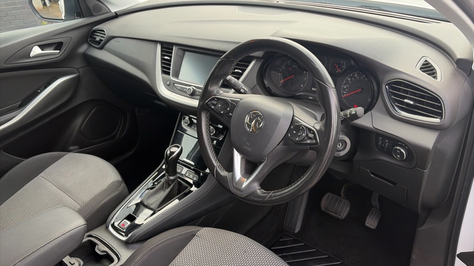 Vauxhall Grandland X 1.2 Turbo SE 5dr Auto [8 Speed] Petrol Hatchback - Image 11