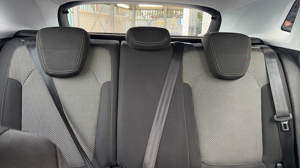 Vauxhall Grandland X 1.2 Turbo SE 5dr Auto [8 Speed] Petrol Hatchback - Image 15