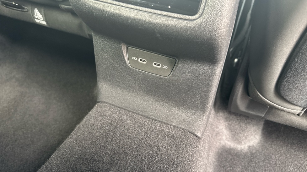 CUPRA Terramar 1.5 eTSI 150 V2 5dr DSG Petrol Hatchback - Image 30