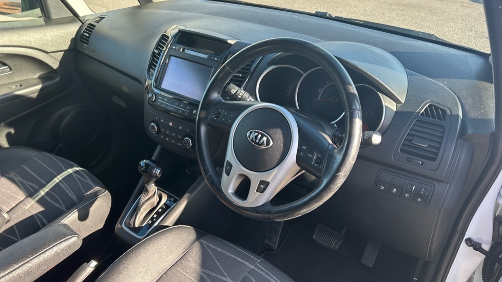 Kia Venga 1.6 4 5dr Auto [6] Petrol Hatchback - Image 11