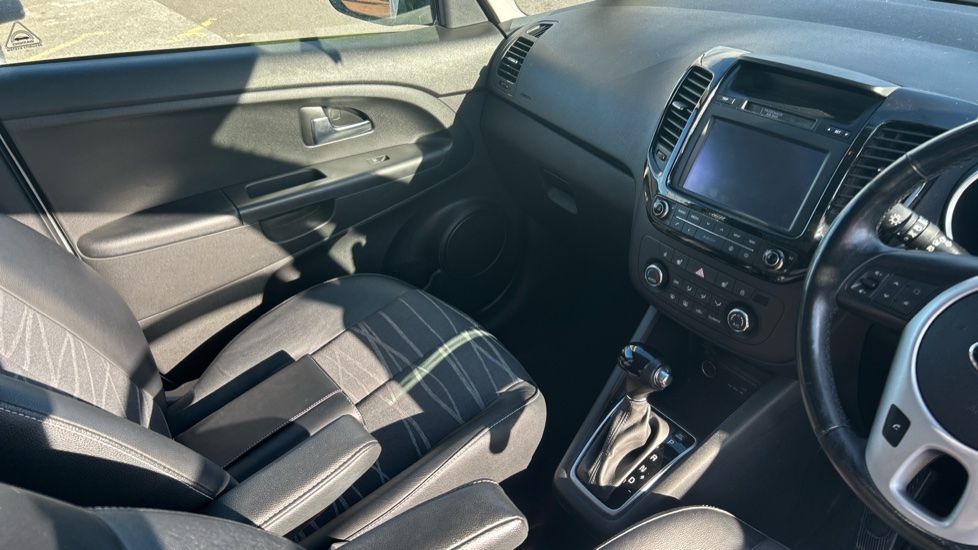 Kia Venga 1.6 4 5dr Auto [6] Petrol Hatchback - Image 14
