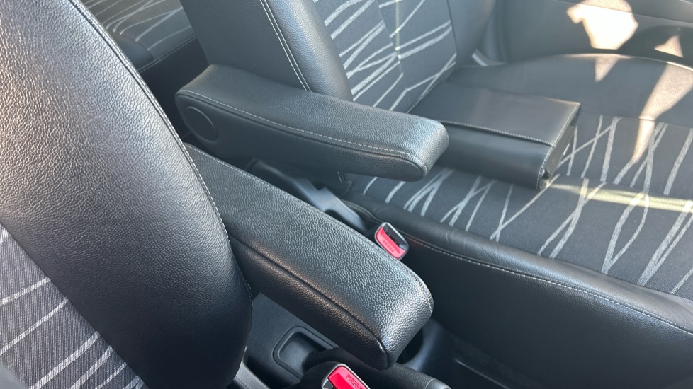 Kia Venga 1.6 4 5dr Auto [6] Petrol Hatchback - Image 38