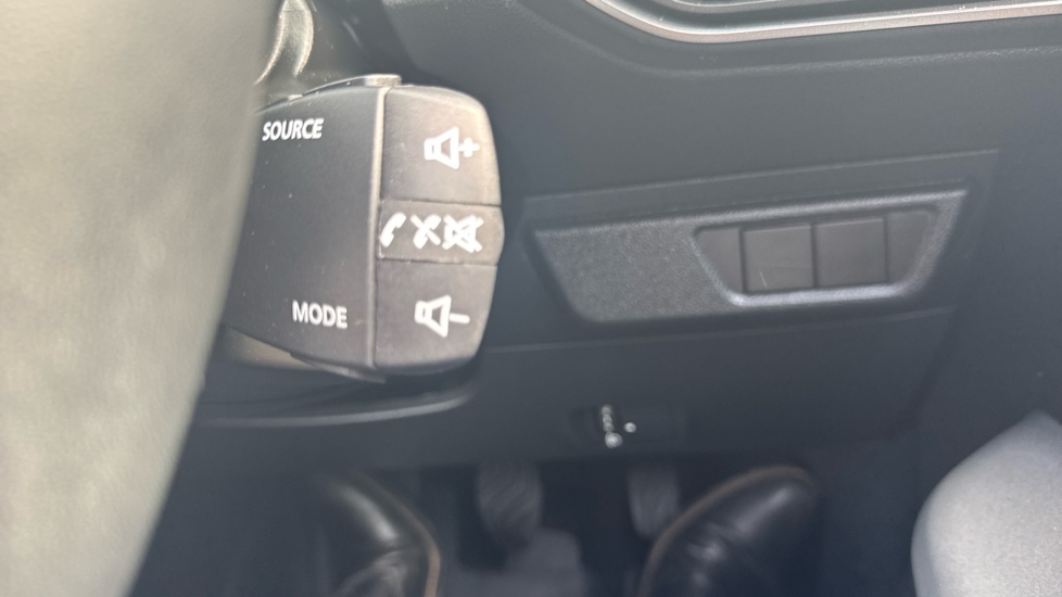 Dacia Sandero Stepway 1.0 TCe Extreme 5dr Petrol Hatchback - Image 25