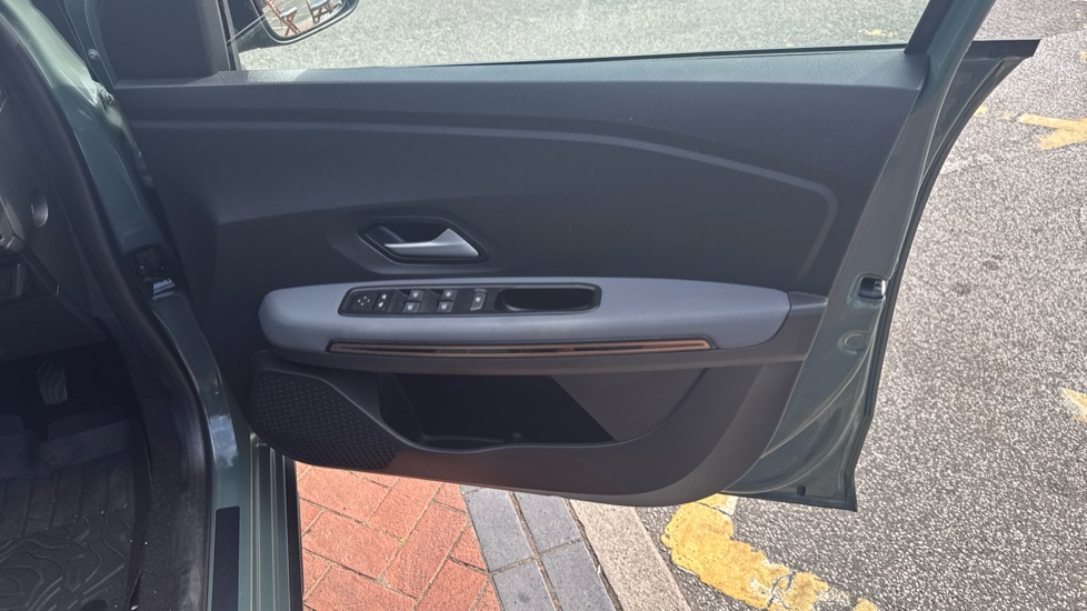 Dacia Sandero Stepway 1.0 TCe Extreme 5dr Petrol Hatchback - Image 28