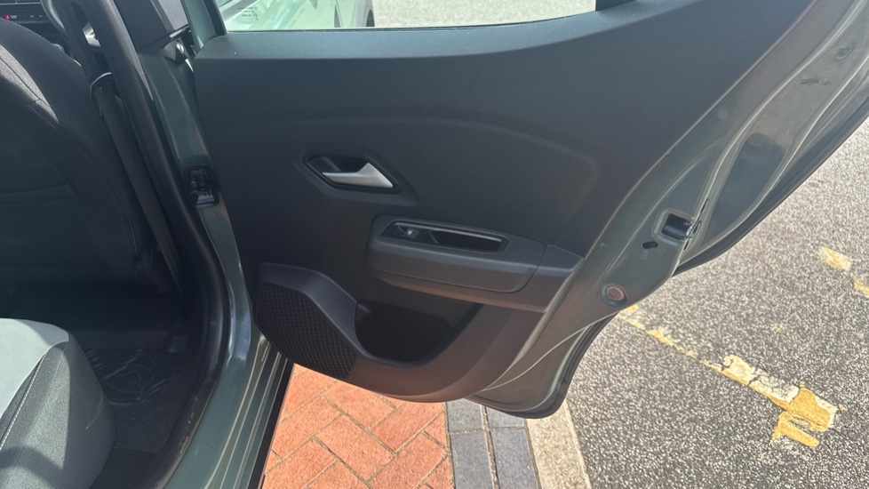 Dacia Sandero Stepway 1.0 TCe Extreme 5dr Petrol Hatchback - Image 29