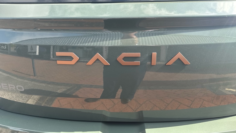 Dacia Sandero Stepway 1.0 TCe Extreme 5dr Petrol Hatchback - Image 33