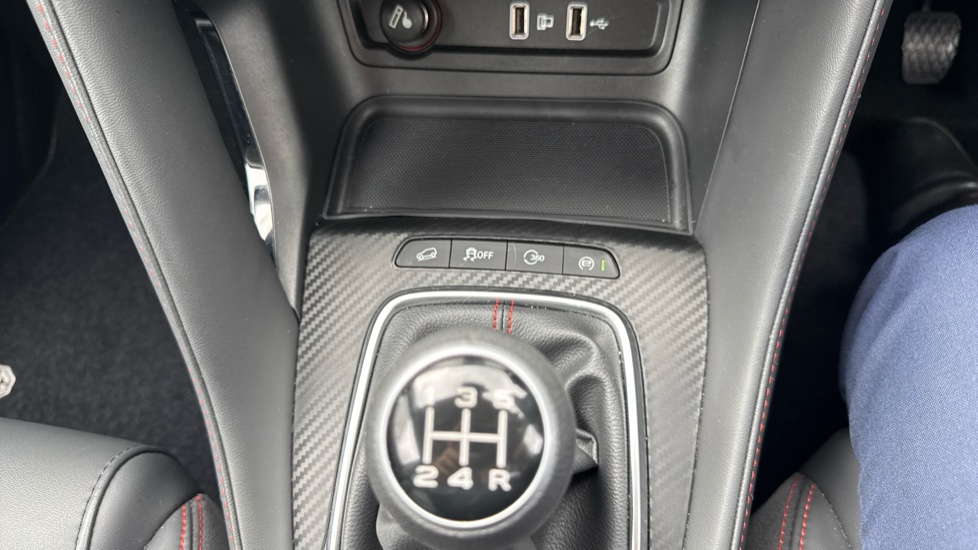 MG ZS 1.5 VTi-TECH Exclusive 5dr Petrol Hatchback - Image 25