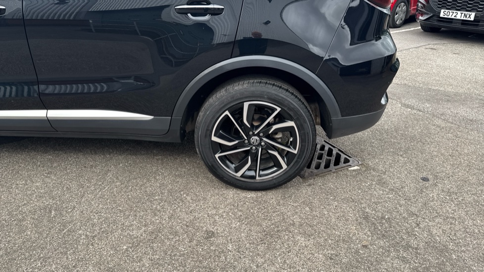 MG ZS 1.5 VTi-TECH Exclusive 5dr Petrol Hatchback - Image 36