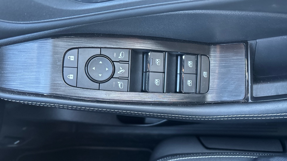 Nissan X-Trail 1.5 E-Power E-4orce 213 N-Connecta 5dr Auto Hybrid Station Wagon - Image 32