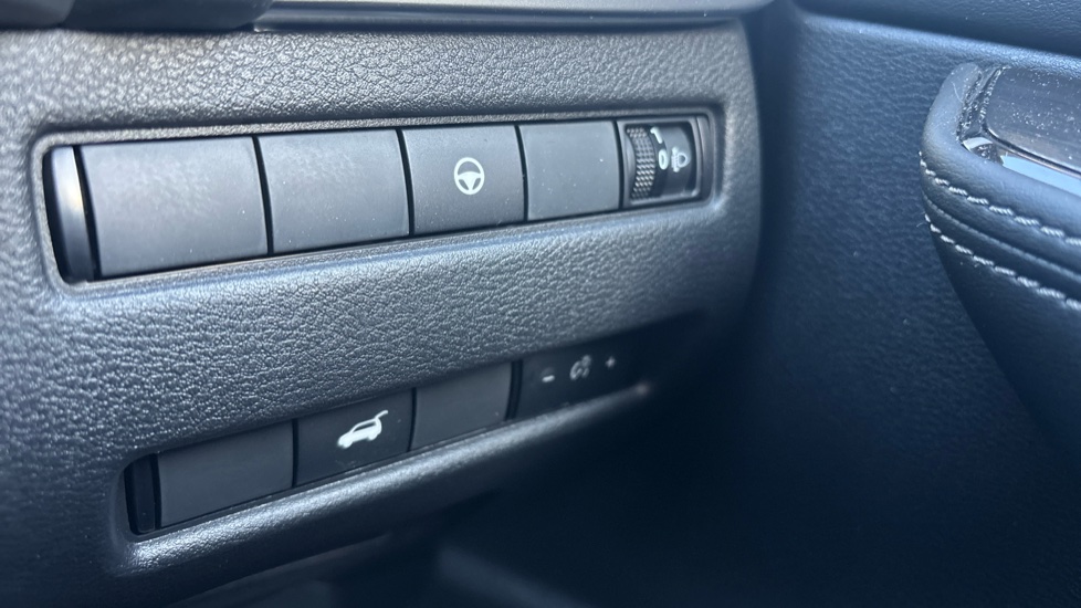 Nissan X-Trail 1.5 E-Power E-4orce 213 N-Connecta 5dr Auto Hybrid Station Wagon - Image 33