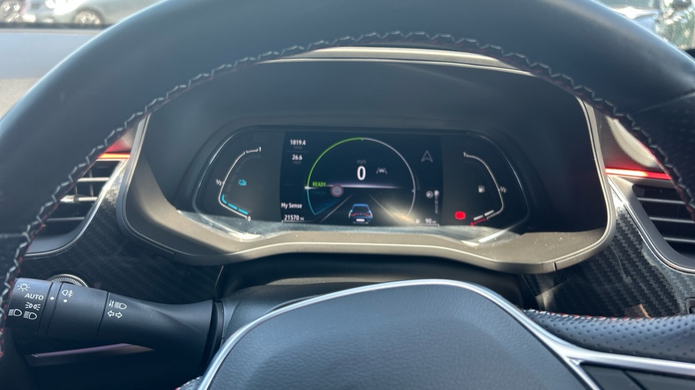 Renault Arkana 1.6 E-TECH Hybrid 145 R.S. Line 5dr Auto Hybrid Estate - Image 18