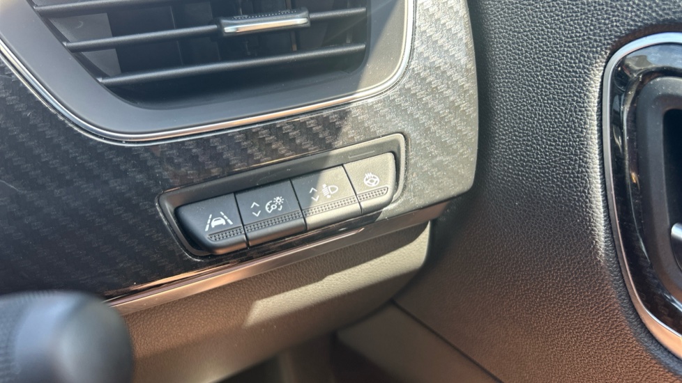 Renault Arkana 1.6 E-TECH Hybrid 145 R.S. Line 5dr Auto Hybrid Estate - Image 25