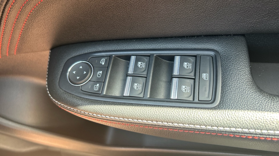 Renault Arkana 1.6 E-TECH Hybrid 145 R.S. Line 5dr Auto Hybrid Estate - Image 27