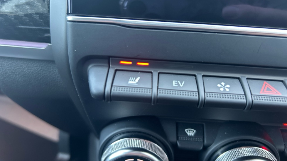 Renault Arkana 1.6 E-TECH Hybrid 145 R.S. Line 5dr Auto Hybrid Estate - Image 32