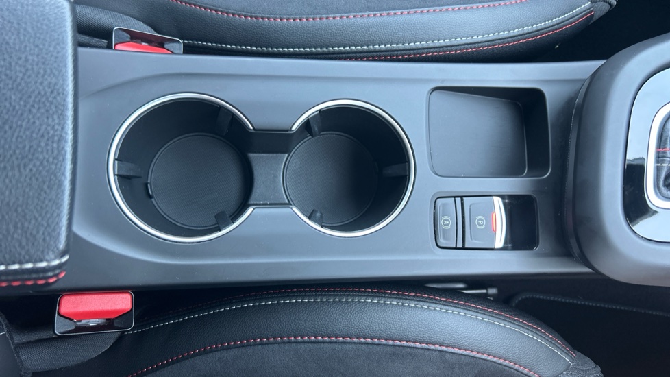 Renault Arkana 1.6 E-TECH Hybrid 145 R.S. Line 5dr Auto Hybrid Estate - Image 35