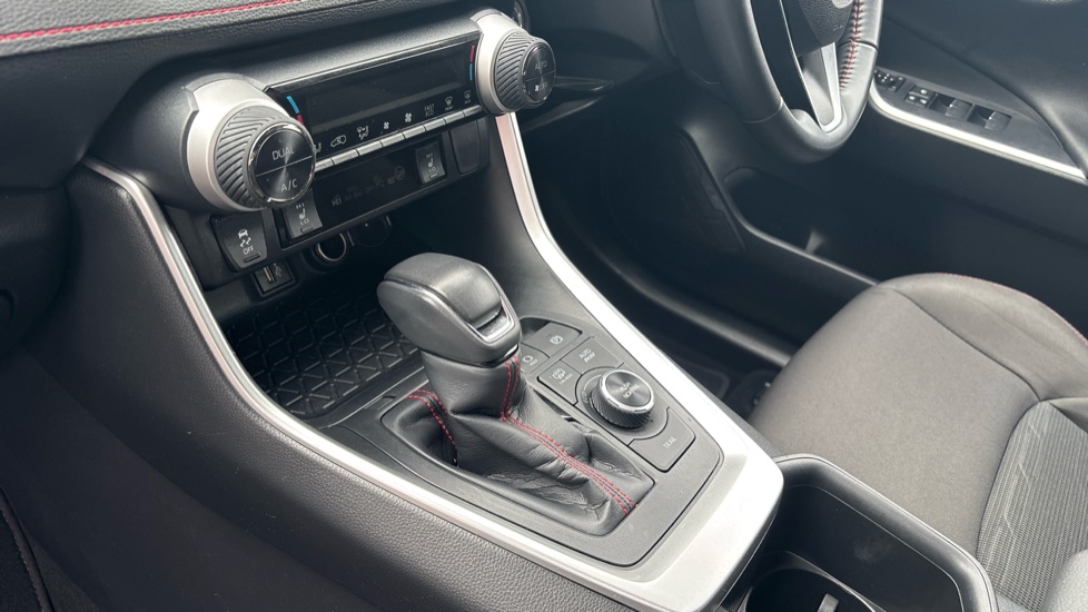 Toyota RAV4 2.5 PHEV Design 5dr CVT Estate - Image 13