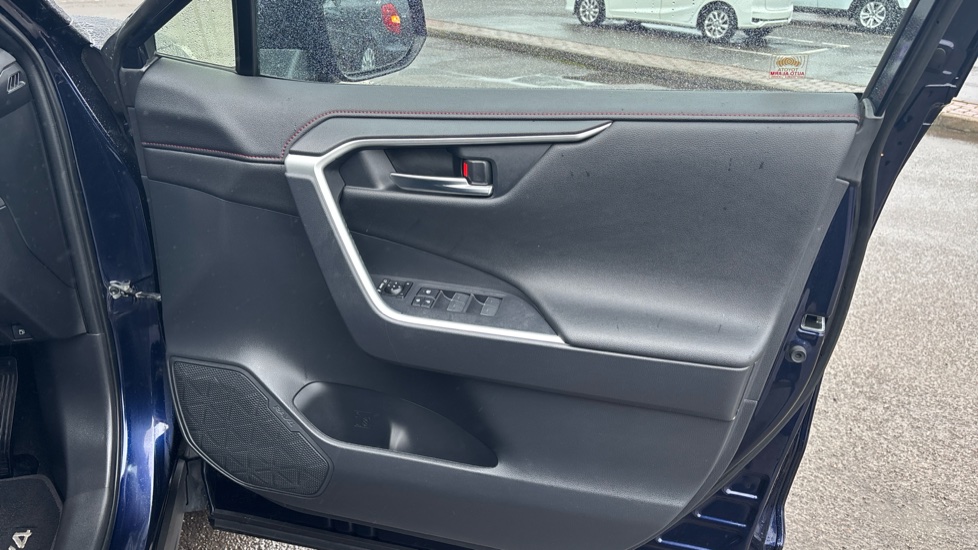 Toyota RAV4 2.5 PHEV Design 5dr CVT Estate - Image 21