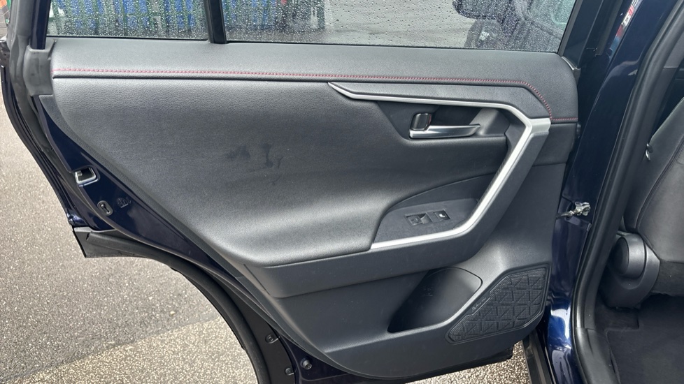 Toyota RAV4 2.5 PHEV Design 5dr CVT Estate - Image 23