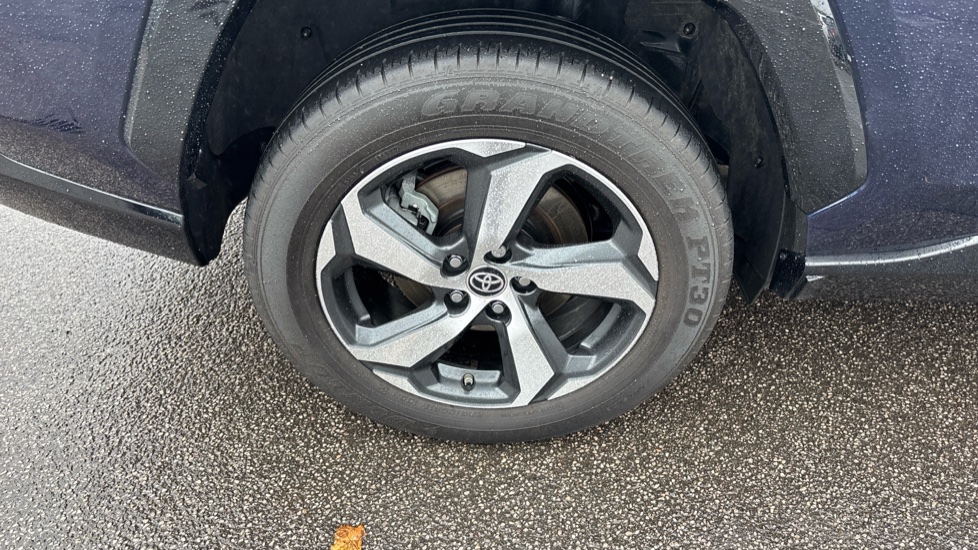 Toyota RAV4 2.5 PHEV Design 5dr CVT Estate - Image 30