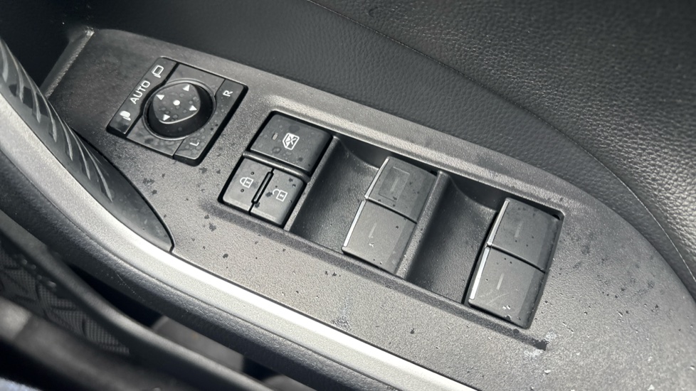 Toyota RAV4 2.5 PHEV Design 5dr CVT Estate - Image 34
