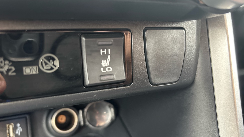 Toyota RAV4 2.5 PHEV Design 5dr CVT Estate - Image 44