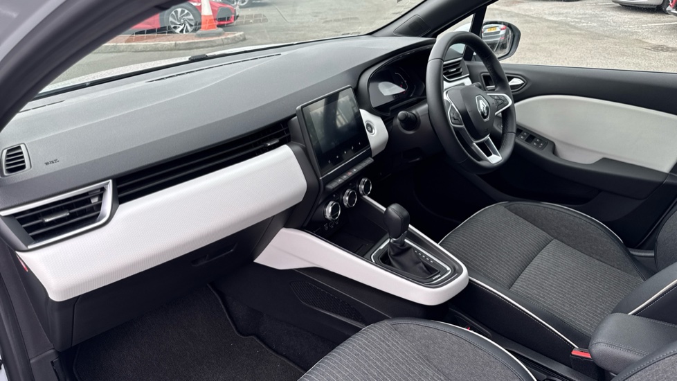 Renault Clio 1.6 E-TECH Hybrid 140 S Edition 5dr Auto Hybrid Hatchback - Image 9