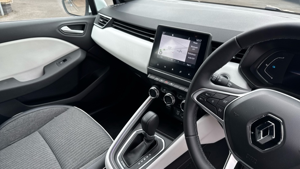 Renault Clio 1.6 E-TECH Hybrid 140 S Edition 5dr Auto Hybrid Hatchback - Image 14