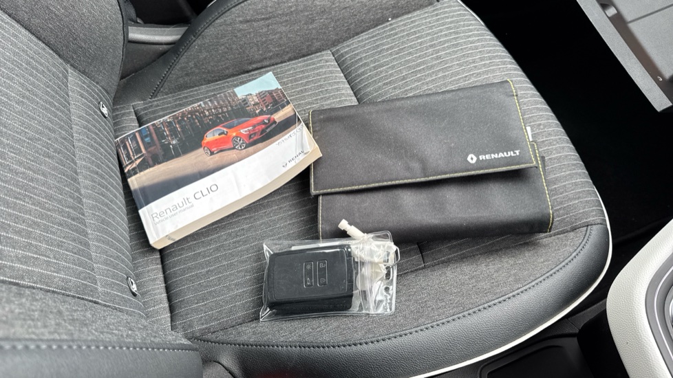 Renault Clio 1.6 E-TECH Hybrid 140 S Edition 5dr Auto Hybrid Hatchback - Image 19
