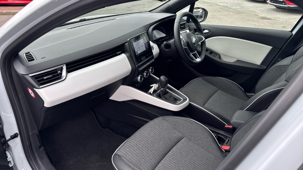 Renault Clio 1.6 E-TECH Hybrid 140 S Edition 5dr Auto Hybrid Hatchback - Image 37