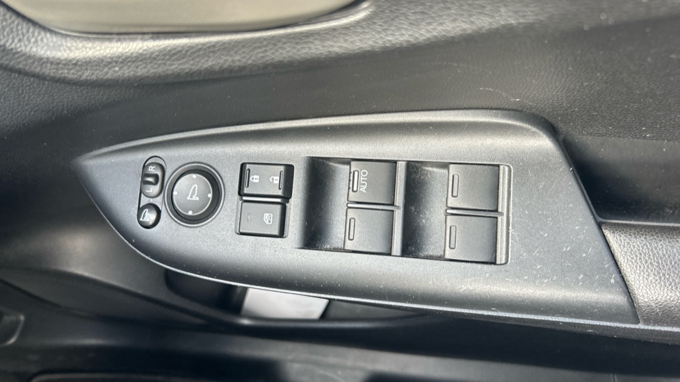 Honda Jazz 1.3 i-VTEC SE 5dr Petrol Hatchback - Image 28