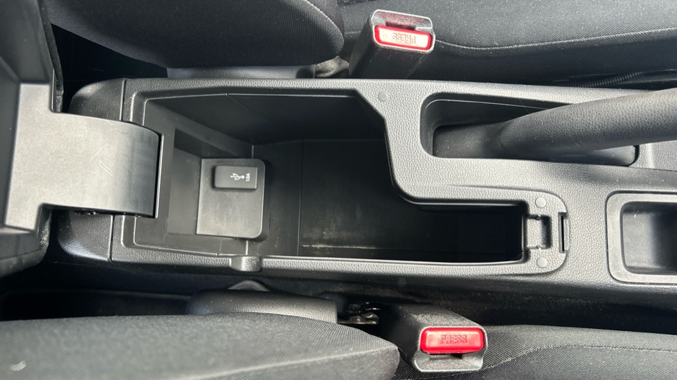 Honda Jazz 1.3 i-VTEC SE 5dr Petrol Hatchback - Image 35
