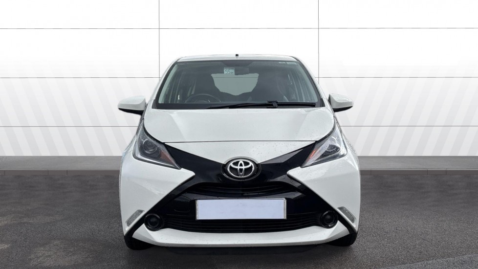 Toyota Aygo 1.0 VVT-i X-Play 5dr Petrol Hatchback - Image 3