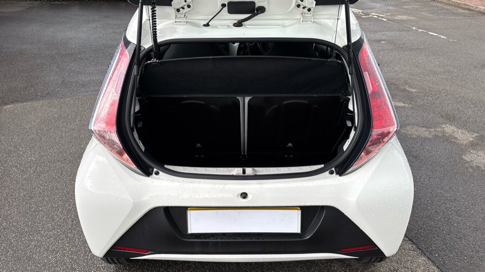 Toyota Aygo 1.0 VVT-i X-Play 5dr Petrol Hatchback - Image 4