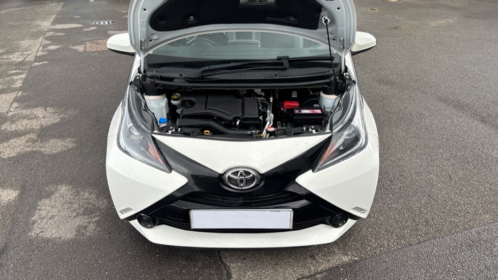 Toyota Aygo 1.0 VVT-i X-Play 5dr Petrol Hatchback - Image 8