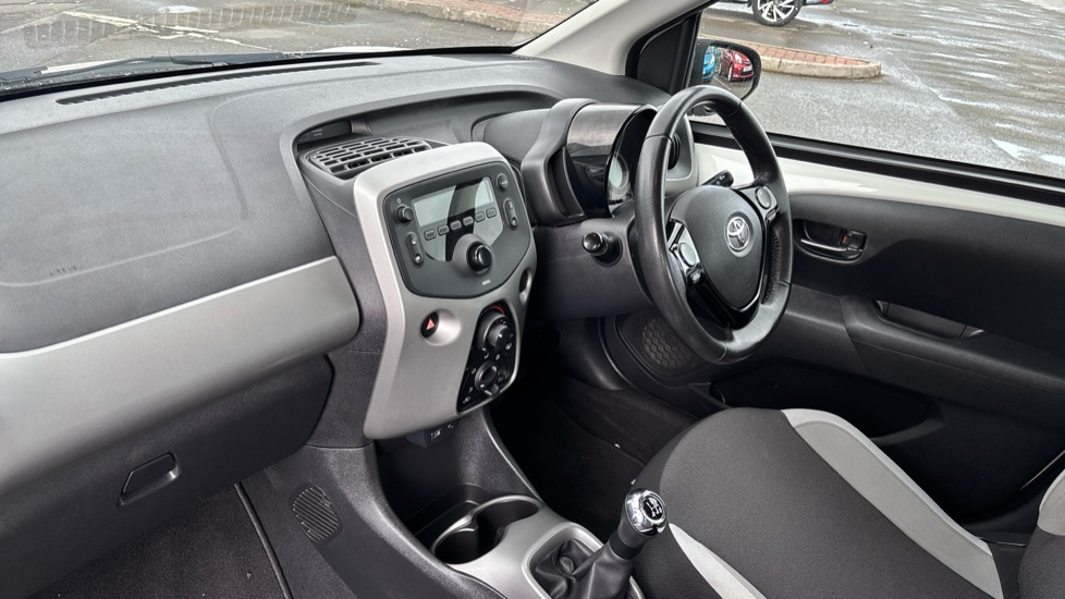 Toyota Aygo 1.0 VVT-i X-Play 5dr Petrol Hatchback - Image 9