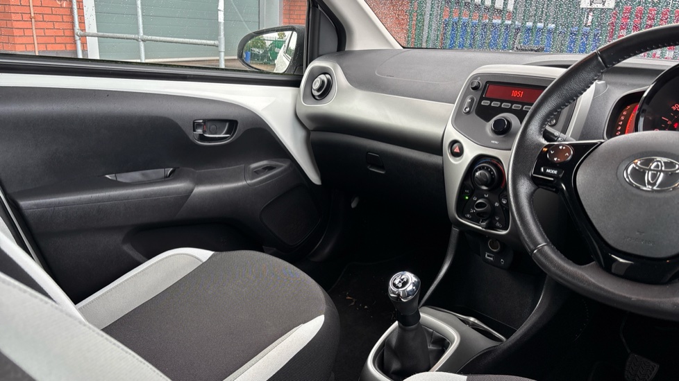 Toyota Aygo 1.0 VVT-i X-Play 5dr Petrol Hatchback - Image 14