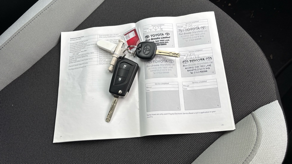 Toyota Aygo 1.0 VVT-i X-Play 5dr Petrol Hatchback - Image 19