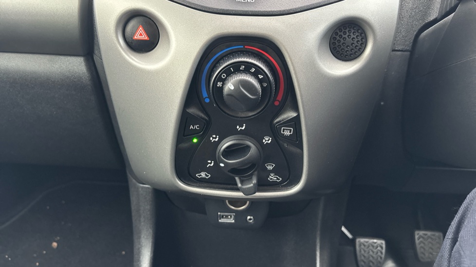 Toyota Aygo 1.0 VVT-i X-Play 5dr Petrol Hatchback - Image 28