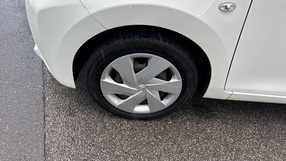 Toyota Aygo 1.0 VVT-i X-Play 5dr Petrol Hatchback - Image 35