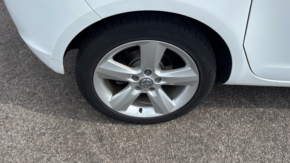 Vauxhall Meriva 1.4i 16V Tech Line 5dr Petrol Estate - Image 22