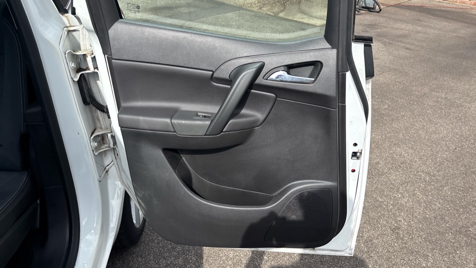 Vauxhall Meriva 1.4i 16V Tech Line 5dr Petrol Estate - Image 29