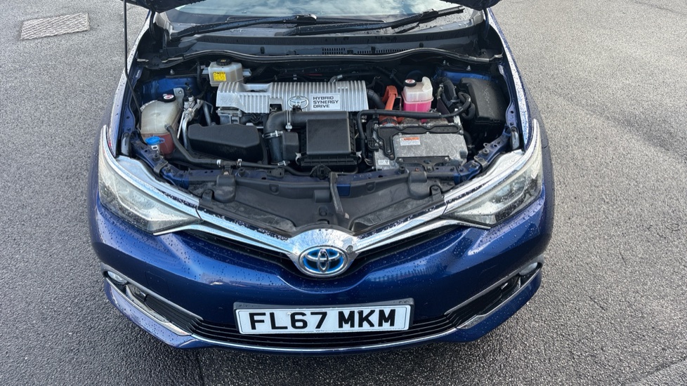 Toyota Auris 1.8 Hybrid Excel TSS 5dr CVT Hybrid Hatchback - Image 8