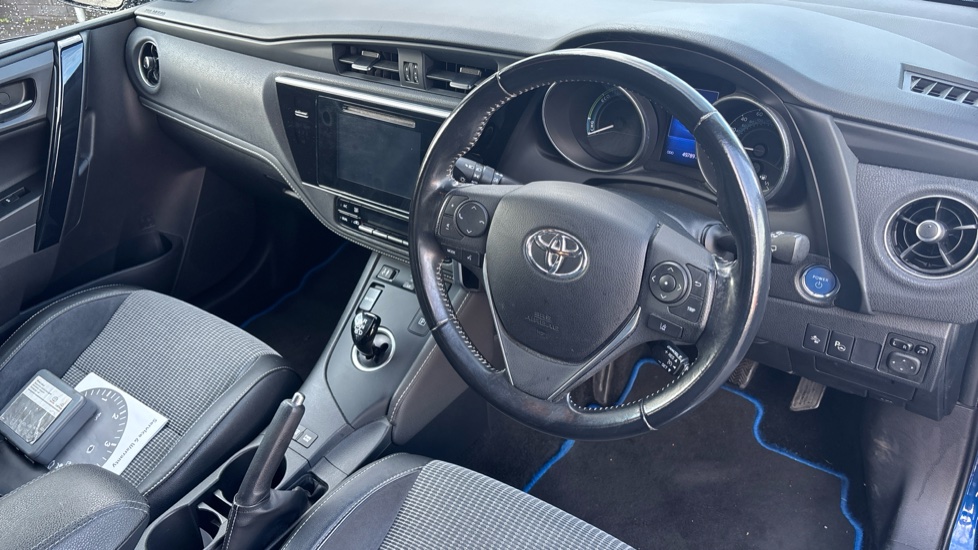 Toyota Auris 1.8 Hybrid Excel TSS 5dr CVT Hybrid Hatchback - Image 11