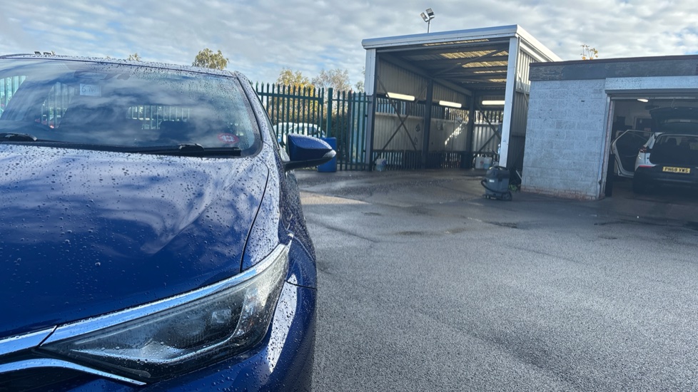 Toyota Auris 1.8 Hybrid Excel TSS 5dr CVT Hybrid Hatchback - Image 21