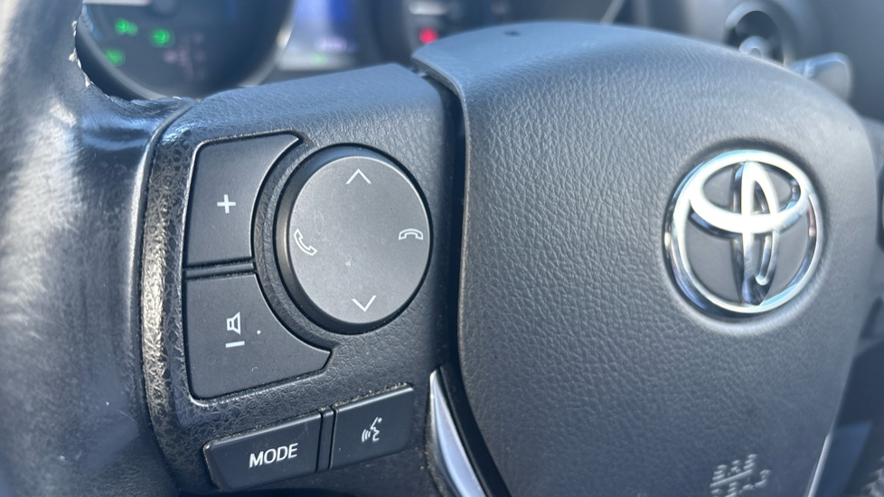 Toyota Auris 1.8 Hybrid Excel TSS 5dr CVT Hybrid Hatchback - Image 38