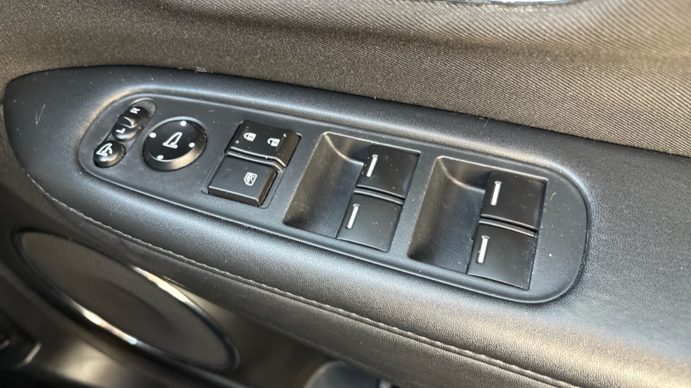 Honda HR-V 1.5 i-VTEC SE CVT 5dr Petrol Hatchback - Image 23
