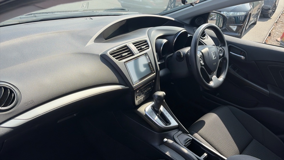 Honda Civic 1.8 i-VTEC SE Plus 5dr Auto [Nav] Petrol Hatchback - Image 9