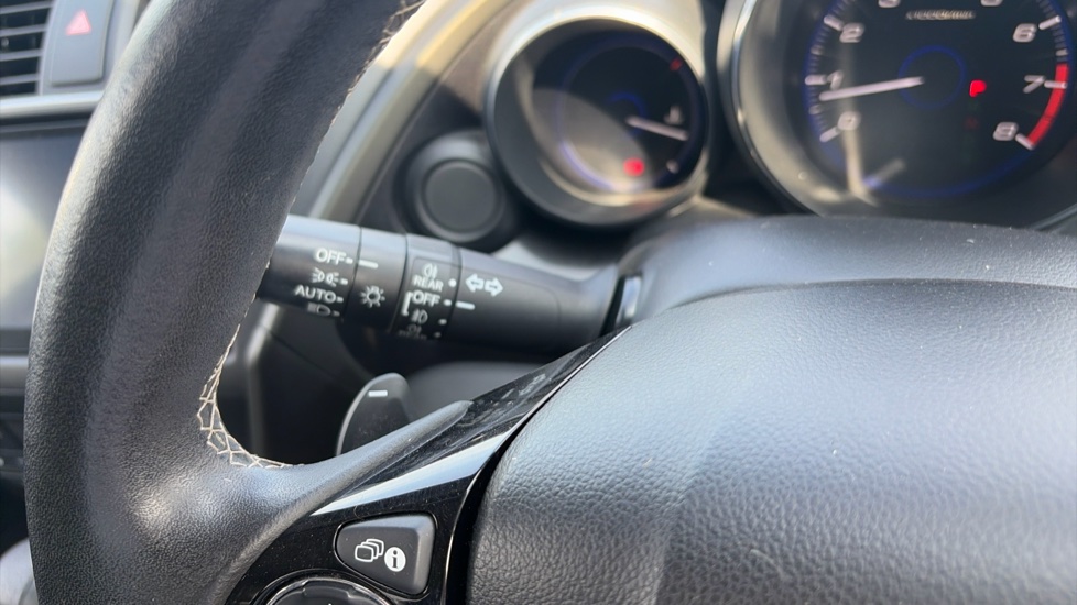 Honda Civic 1.8 i-VTEC SE Plus 5dr Auto [Nav] Petrol Hatchback - Image 26