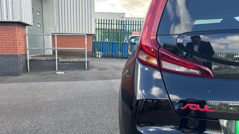 Kia Soul 150kW First Edition 64kWh 5dr Auto Electric Hatchback - Image 32
